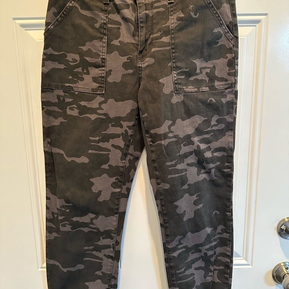 Prosperity Women's Camouflage Ankle Pants - Tags Off But Never Worn - Picture 3 of 10